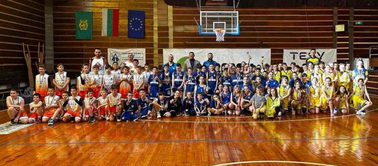 Купата на ЦПЛР-УСШ “Хан Крум” по волейбол и хандбал остава в Шумен