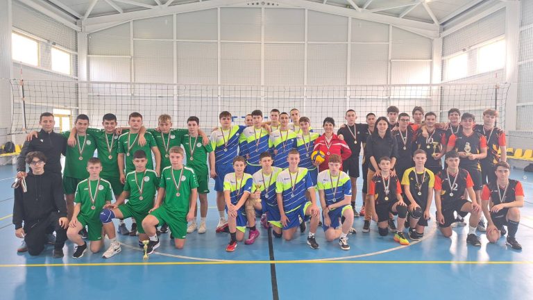 Общинките ученически игри по волейбол за юноши 8 – 10 клас