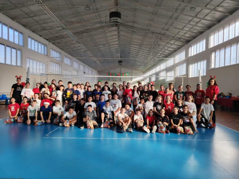 Коледен турнир по волейбол